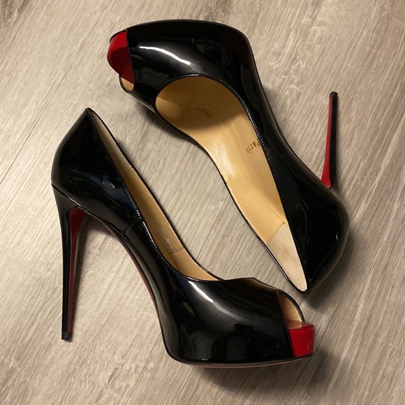 Louboutin Black Patent Very Prive Pumps Heels - 38 - Picture 6 of 12